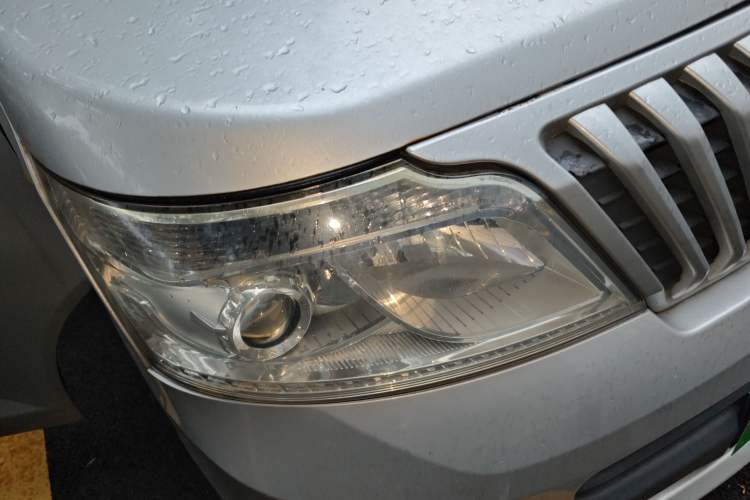 Used CHANGAN KAICHENG Ruixing M80 2018 1.5L Base Model Van Semi-Blind Window Flat Roof Rear-Hinged Doors 4G15S Right Front Headlight