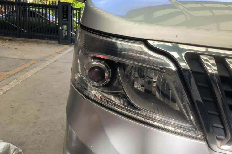 Used CHANGAN KAICHENG Ruixing M80 2018 1.5L Comfort Van Flat Roof Back-Hinged Doors 4G15S Right Front Headlight