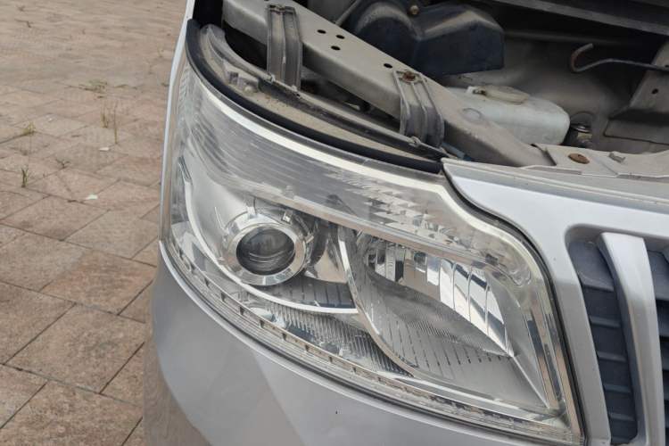 Used CHANGAN KAICHENG Ruixing M80 2018 1.5L Base Van Flat Roof Back-Hinged Doors 4G15S Right Front Headlight