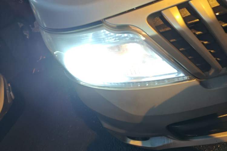 Used CHANGAN KAICHENG Ruixing M80 2018 1.5L Base Van Flat Roof Back-Hinged Doors 4G15S Right Front Headlight