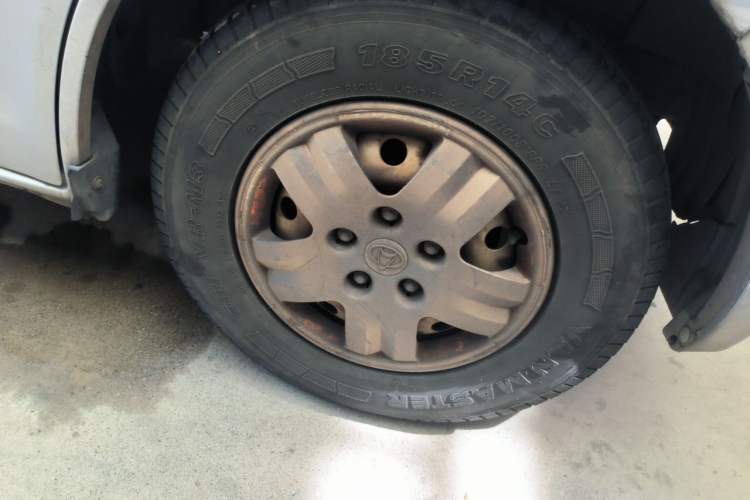 Used CHANGAN KAICHENG Ruixing M80 2018 1.5L Comfort Van Flat Roof Back-Hinged Doors 4G15S Right Front Wheel Hub