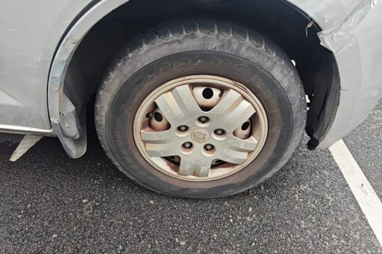 Used CHANGAN KAICHENG Ruixing M80 2018 1.5L Comfort Van Flat Roof Back-Hinged Doors 4G15S Right Front Wheel Hub