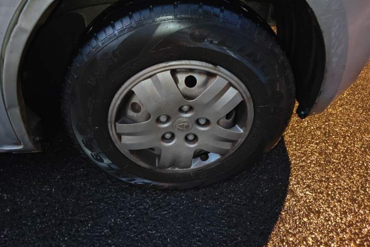 Used CHANGAN KAICHENG Ruixing M80 2018 1.5L Base Van Flat Roof Back-Hinged Doors 4G15S Right Front Wheel Hub