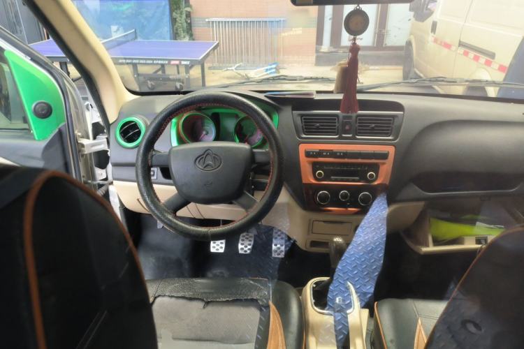 Used CHANGAN KAICHENG Ruixing M80 2018 1.5L Comfort Van Flat Roof Back-Hinged Doors 4G15S Steering Wheel