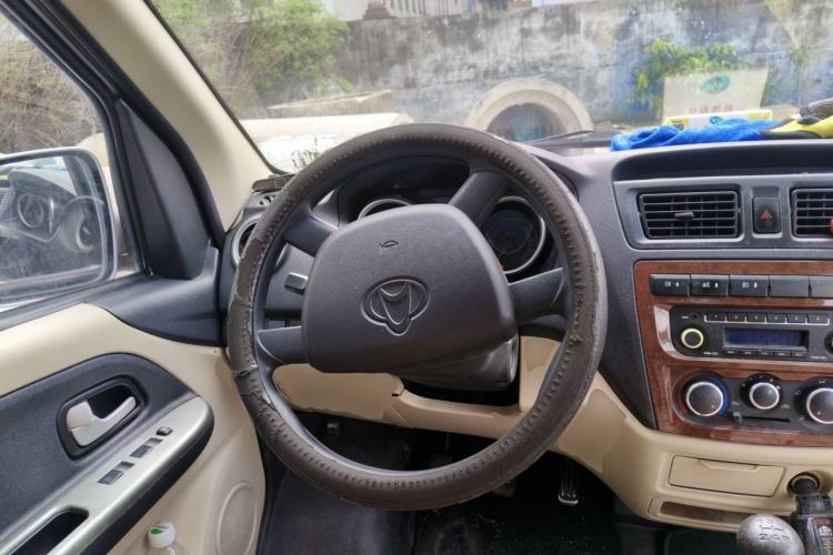 Used CHANGAN KAICHENG Ruixing M80 2018 1.5L Base Model Van Semi-Blind Window Flat Roof Rear-Hinged Doors 4G15S Steering Wheel