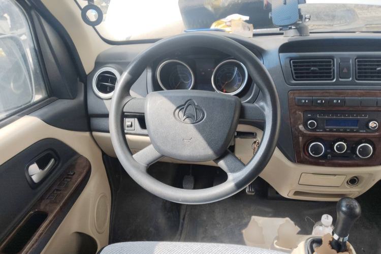 Used CHANGAN KAICHENG Ruixing M80 2018 1.5L Comfort Van Flat Roof Back-Hinged Doors 4G15S Steering Wheel