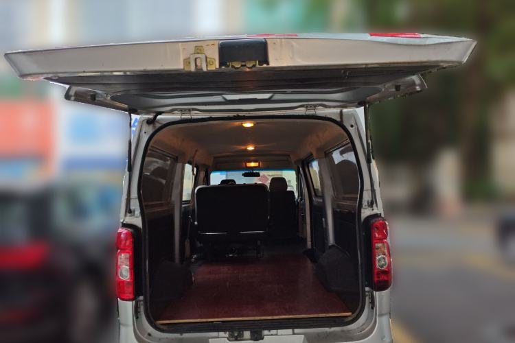 Used CHANGAN KAICHENG Ruixing M80 2018 1.5L Base Model Van Semi-Blind Window Flat Roof Rear-Hinged Doors 4G15S Trunk