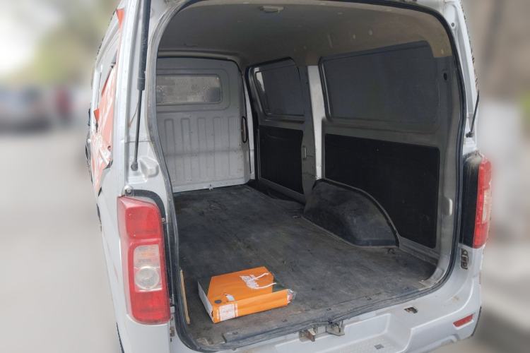 Used CHANGAN KAICHENG Ruixing M80 2018 1.5L Comfort Van Flat Roof Back-Hinged Doors 4G15S Trunk