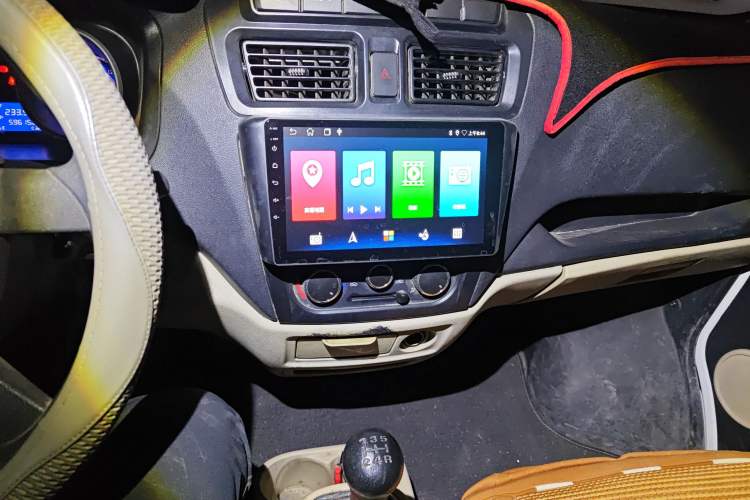 Used CHANGAN KAICHENG Ruixing M80 2018 1.5L Base Model CNG Van Flat Roof Rear-Hinged Doors 4G15S Audio And AC Panel