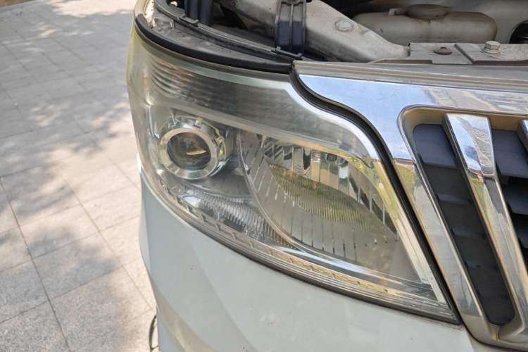 Used CHANGAN KAICHENG Ruixing M80 2018 1.5L Comfort Version Flat-Top Liftback 4G15S Right Front Headlight