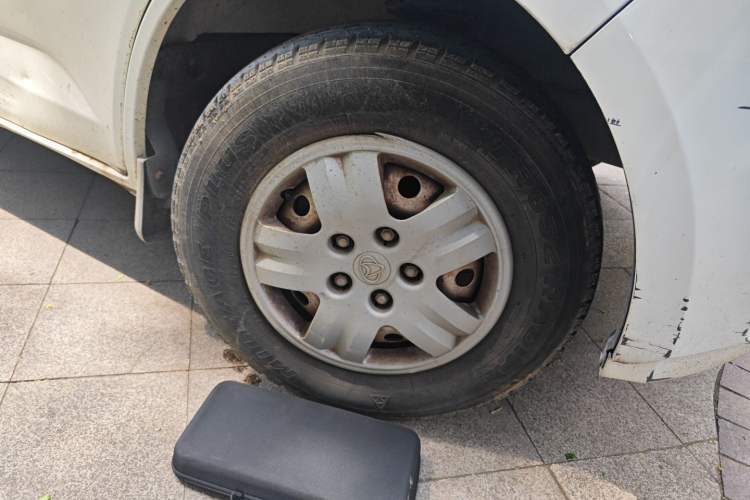 Used CHANGAN KAICHENG Ruixing M80 2018 1.5L Comfort Version Flat-Top Liftback 4G15S Right Front Wheel Hub