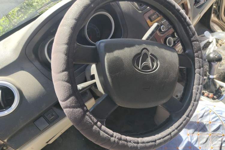 Used CHANGAN KAICHENG Ruixing M80 2018 1.5L Base Van Flat Roof Back-Hinged Doors 4G15S Steering Wheel