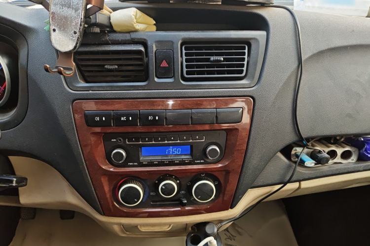 Used CHANGAN KAICHENG Ruixing M80 2019 1.5L Base Version 4-Seater Single-Steamed Air Conditioning China VI Standard Flat Roof with Lift-Up Rear Door DAM15KR Audio And AC Panel