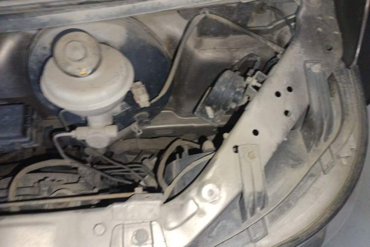 Used CHANGAN KAICHENG Ruixing M80 2019 1.5L Base Version 4-Seater Single-Steamed Air Conditioning China VI Standard Flat Roof with Lift-Up Rear Door DAM15KR Engine Bay Left