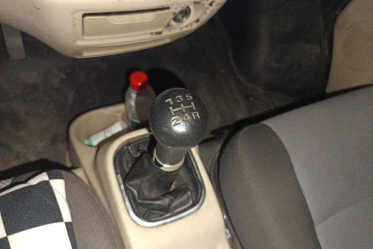 Used CHANGAN KAICHENG Ruixing M80 2019 1.5L Base Version 4-Seater Single-Steamed Air Conditioning China VI Standard Flat Roof with Lift-Up Rear Door DAM15KR Gear Lever
