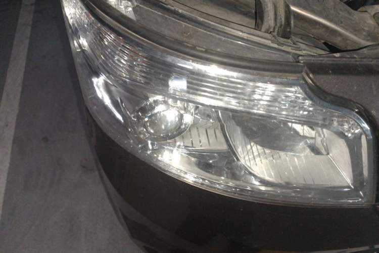 Used CHANGAN KAICHENG Ruixing M80 2019 1.5L Base Version 4-Seater Single-Steamed Air Conditioning China VI Standard Flat Roof with Lift-Up Rear Door DAM15KR Right Front Headlight
