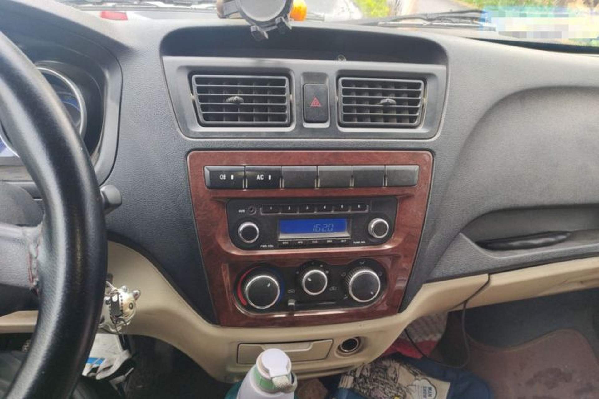 Used CHANGAN KAICHENG Ruixing M80 2019 1.5L Base Version 2-Seater Single-Steamed Air Conditioning China VI Standard Flat Roof Rear-Hinged Doors DAM15KR Audio And AC Panel