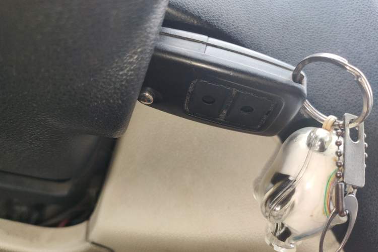 Used CHANGAN KAICHENG Ruixing M80 2019 1.5L Base Version 2-Seater Single-Steamed Air Conditioning China VI Standard Flat Roof Rear-Hinged Doors DAM15KR Vehicle Key