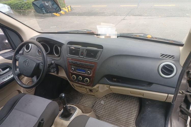 Used CHANGAN KAICHENG Ruixing M80 2019 1.5L Base Version 2-Seater Single-Steamed Air Conditioning China VI Standard Flat Roof Rear-Hinged Doors DAM15KR Center Console