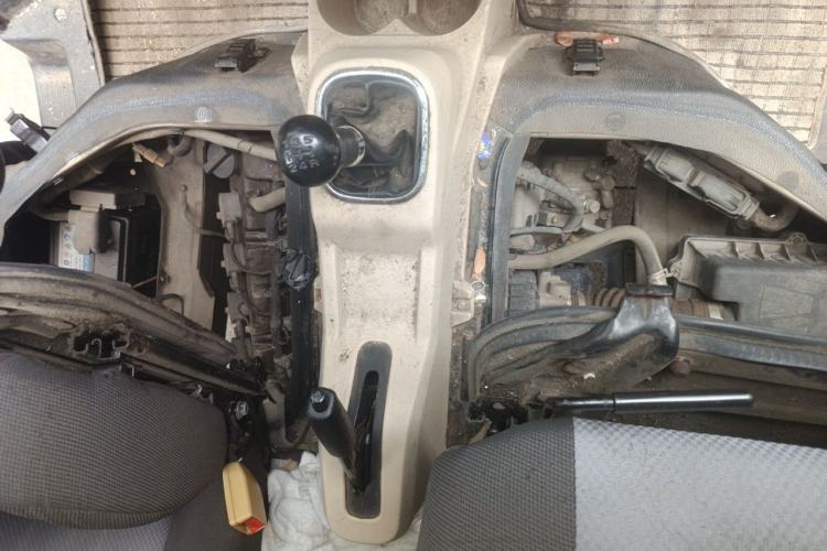 Used CHANGAN KAICHENG Ruixing M80 2019 1.5L Base Version 2-Seater Single-Steamed Air Conditioning China VI Standard Flat Roof Rear-Hinged Doors DAM15KR Engine Bay