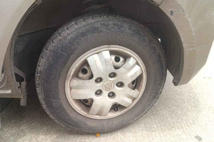 Used CHANGAN KAICHENG Ruixing M80 2019 1.5L Base Version 2-Seater Single-Steamed Air Conditioning China VI Standard Flat Roof Rear-Hinged Doors DAM15KR Right Front Wheel Hub
