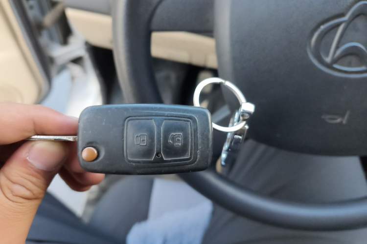 Used CHANGAN KAICHENG Ruixing M80 2019 1.5L Base Version 2-Seater Single-Steamed Air Conditioning China VI Standard Flat Roof Rear-Hinged Doors DAM15KR Vehicle Key