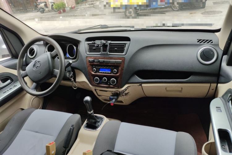 Used CHANGAN KAICHENG Ruixing M80 2019 1.5L Base Version 2-Seater Single-Steamed Air Conditioning China VI Standard Flat Roof Rear-Hinged Doors DAM15KR Center Console