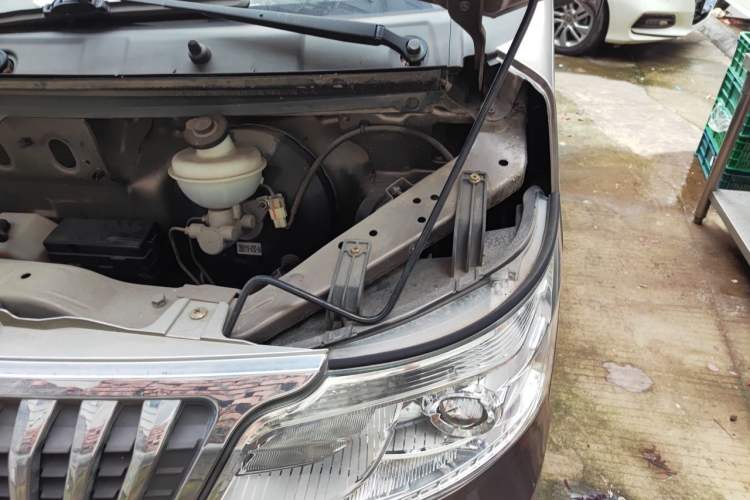 Used CHANGAN KAICHENG Ruixing M80 2019 1.5L Base Version 4-Seater Single-Steamed Air Conditioning China VI Standard Flat Roof with Lift-Up Rear Door DAM15KR Engine Bay Left