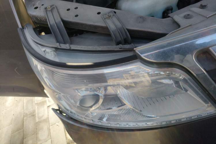Used CHANGAN KAICHENG Ruixing M80 2019 1.5L Comfort Edition 4-Seater Single-Steaming Air Conditioner China VI Standard Flat Roof Dual-Swing Doors – DAM15KR Engine Bay Right