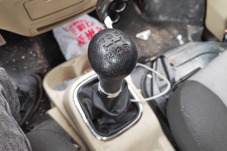 Used CHANGAN KAICHENG Ruixing M80 2019 1.5L Base Version 4-Seater Single-Steamed Air Conditioning China VI Standard Flat Roof with Lift-Up Rear Door DAM15KR Gear Lever
