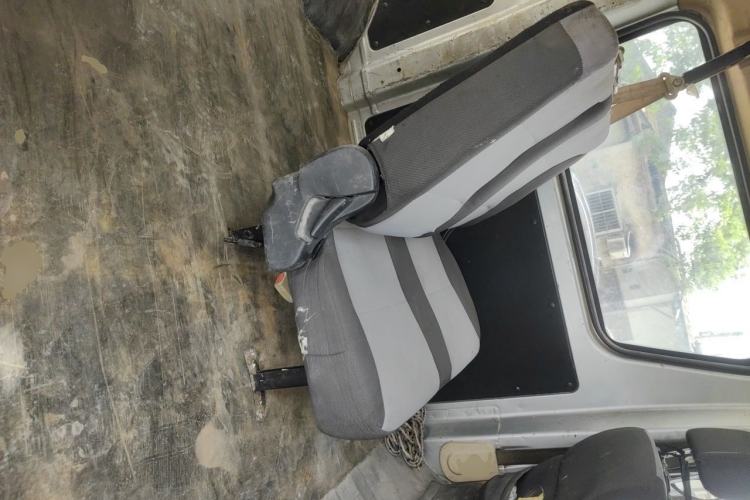 Used CHANGAN KAICHENG Ruixing M80 2019 1.5L Comfort Edition 4-Seater Single-Steaming Air Conditioner China VI Standard Flat Roof Dual-Swing Doors – DAM15KR Left Rear Seat