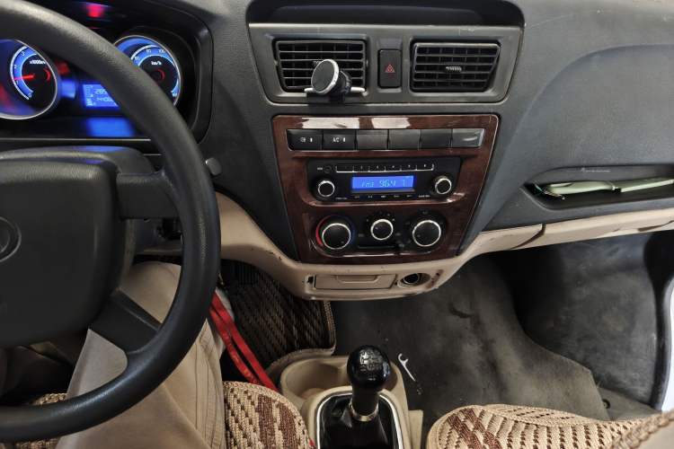 Used CHANGAN KAICHENG Ruixing M80 2019 1.5L Comfort Version 2-Seater Single-Steaming Air-Conditioned China VI Standard High-Roof Double-Swing Doors – DAM15KR Audio And AC Panel