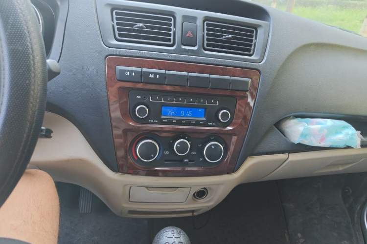 Used CHANGAN KAICHENG Ruixing M80 2019 1.5L Base Version 2-Seater Single-Steamed Air Conditioning China VI Standard Flat Roof Rear-Hinged Doors DAM15KR Audio And AC Panel