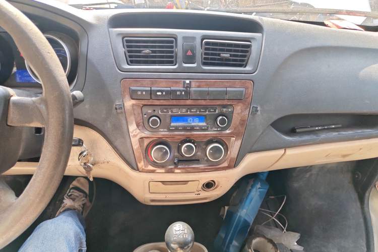 Used CHANGAN KAICHENG Ruixing M80 2019 1.5L Base Version 2-Seater Single-Steamed Air Conditioning China VI Standard Flat Roof Rear-Hinged Doors DAM15KR Audio And AC Panel
