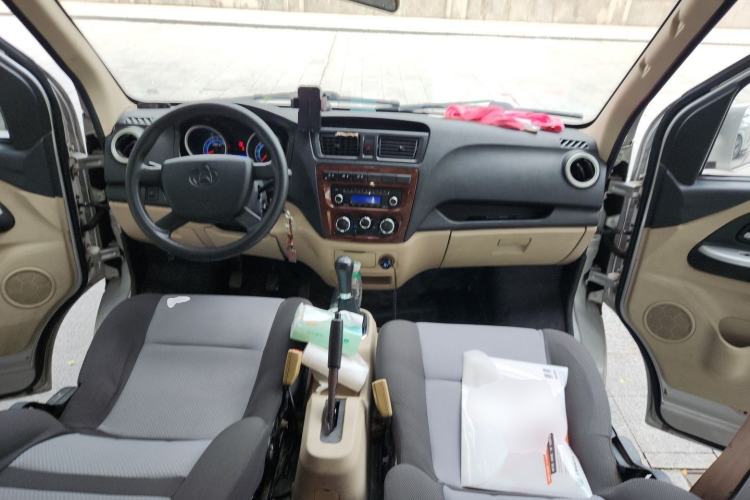 Used CHANGAN KAICHENG Ruixing M80 2019 1.5L Base Version 4-Seater Single-Steamed Air Conditioning China VI Standard Flat Roof with Lift-Up Rear Door DAM15KR Center Console