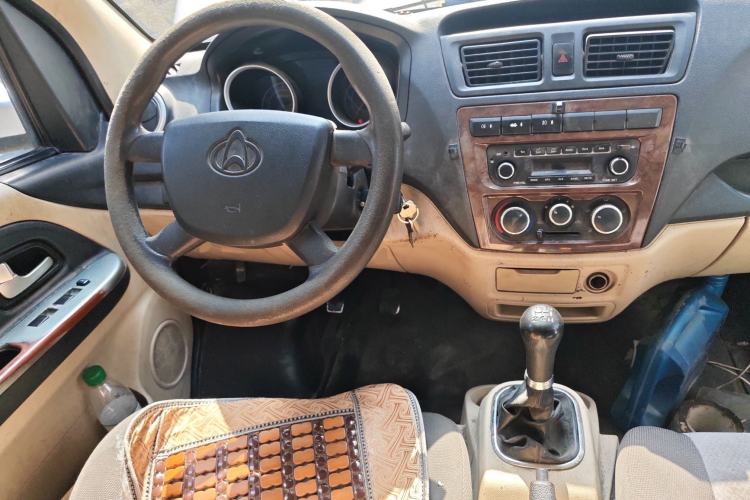 Used CHANGAN KAICHENG Ruixing M80 2019 1.5L Base Version 2-Seater Single-Steamed Air Conditioning China VI Standard Flat Roof Rear-Hinged Doors DAM15KR Center Console