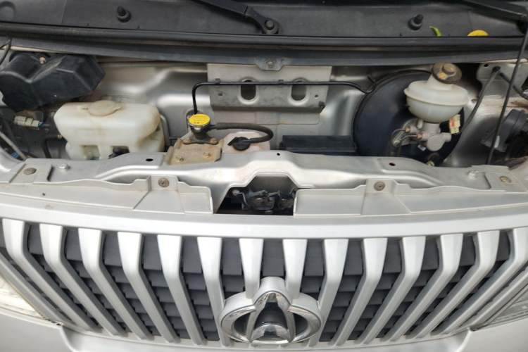 Used CHANGAN KAICHENG Ruixing M80 2019 1.5L Base Version 4-Seater Single-Steamed Air Conditioning China VI Standard Flat Roof with Lift-Up Rear Door DAM15KR Engine Bay
