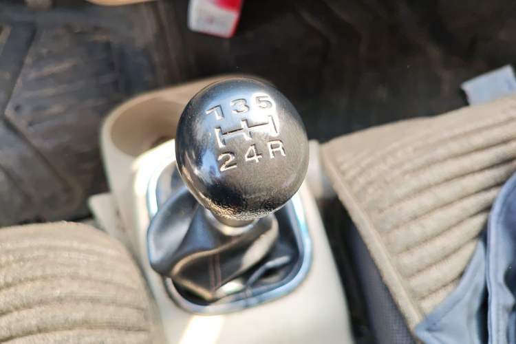 Used CHANGAN KAICHENG Ruixing M80 2019 1.5L Base Version 2-Seater Single-Steamed Air Conditioning China VI Standard Flat Roof Rear-Hinged Doors DAM15KR Gear Lever