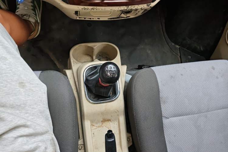 Used CHANGAN KAICHENG Ruixing M80 2019 1.5L Base Version 4-Seater Single-Steamed Air Conditioning China VI Standard Flat Roof with Lift-Up Rear Door DAM15KR Gear Lever