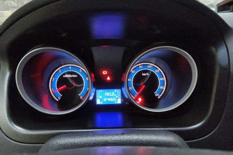 Used CHANGAN KAICHENG Ruixing M80 2019 1.5L Base Version 4-Seater Single-Steamed Air Conditioning China VI Standard Flat Roof with Lift-Up Rear Door DAM15KR Instrument Cluster