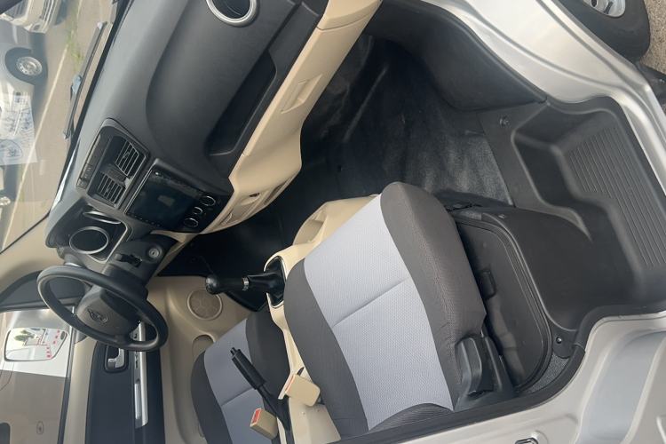 Used CHANGAN KAICHENG Ruixing M80 2019 1.5L Base Version 2-Seater Single-Steamed Air Conditioning China VI Standard Flat Roof Rear-Hinged Doors DAM15KR Interior 4