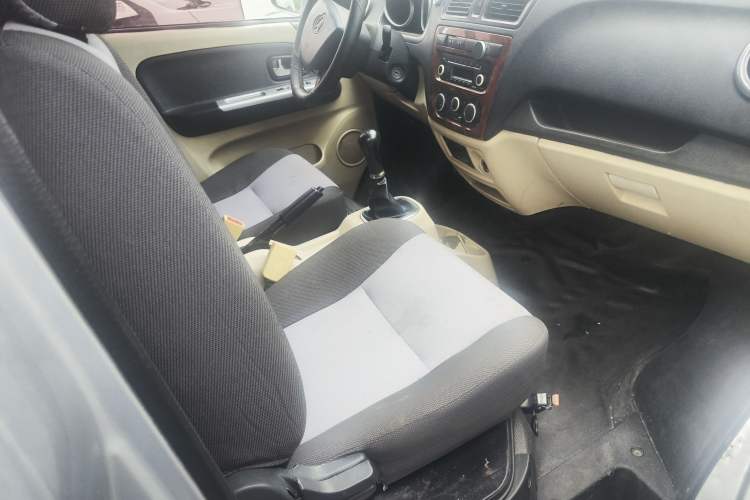 Used CHANGAN KAICHENG Ruixing M80 2019 1.5L Base Version 4-Seater Single-Steamed Air Conditioning China VI Standard Flat Roof with Lift-Up Rear Door DAM15KR Interior 4