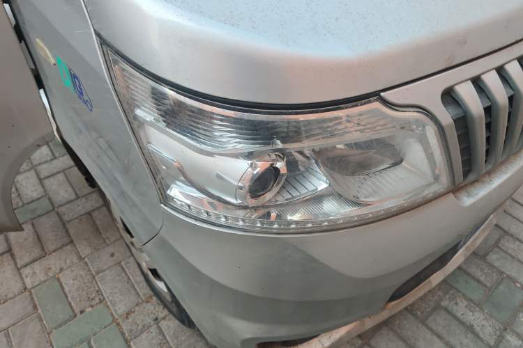 Used CHANGAN KAICHENG Ruixing M80  Right Front Headlight