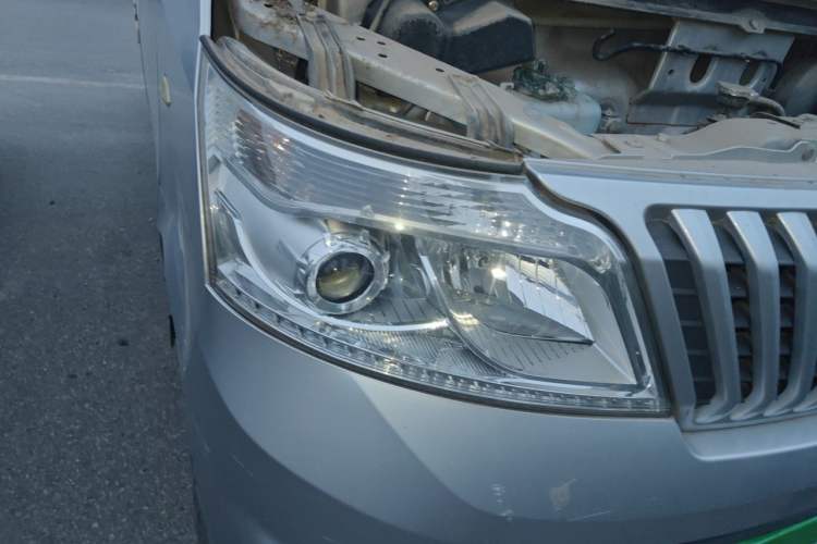 Used CHANGAN KAICHENG Ruixing M80 2019 1.5L Base Version 2-Seater Single-Steamed Air Conditioning China VI Standard Flat Roof Rear-Hinged Doors DAM15KR Right Front Headlight