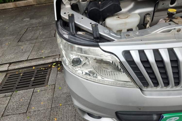 Used CHANGAN KAICHENG Ruixing M80 2019 1.5L Base Version 4-Seater Single-Steamed Air Conditioning China VI Standard Flat Roof with Lift-Up Rear Door DAM15KR Right Front Headlight