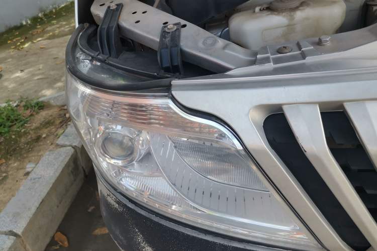 Used CHANGAN KAICHENG Ruixing M80 2019 1.5L Base Version 4-Seater Single-Steamed Air Conditioning China VI Standard Flat Roof with Lift-Up Rear Door DAM15KR Right Front Headlight