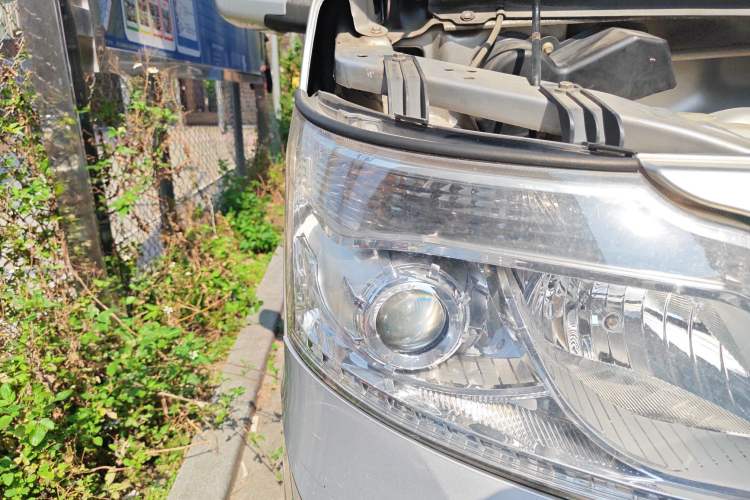 Used CHANGAN KAICHENG Ruixing M80 2019 1.5L Base Version 2-Seater Single-Steamed Air Conditioning China VI Standard Flat Roof Rear-Hinged Doors DAM15KR Right Front Headlight