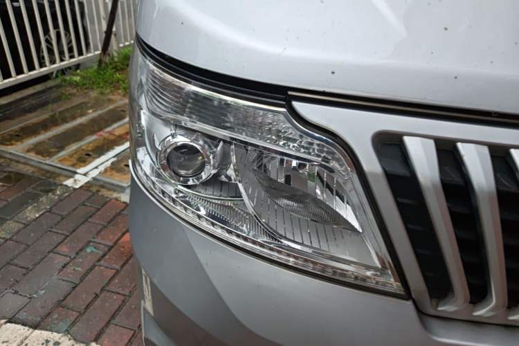 Used CHANGAN KAICHENG Ruixing M80 2019 1.5L Base Version 4-Seater Single-Steamed Air Conditioning China VI Standard Flat Roof with Lift-Up Rear Door DAM15KR Right Front Headlight