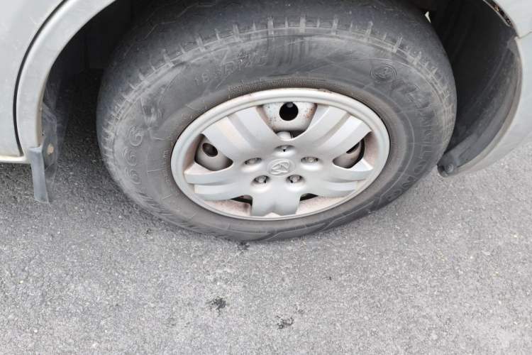 Used CHANGAN KAICHENG Ruixing M80 2019 1.5L Comfort Version 2-Seater Single-Steaming Air-Conditioned China VI Standard Flat Roof Side-Hinged Doors – DAM15KR Right Front Wheel Hub