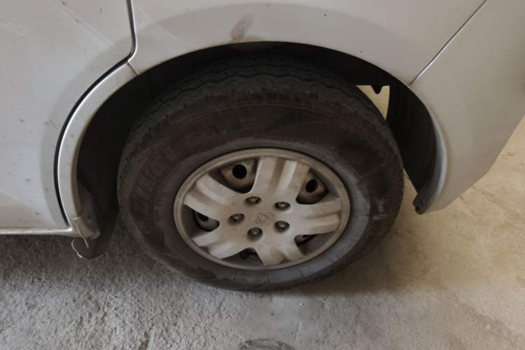 Used CHANGAN KAICHENG Ruixing M80 2019 1.5L Comfort Version 2-Seater Single-Steaming Air-Conditioned China VI Standard High-Roof Double-Swing Doors – DAM15KR Right Front Wheel Hub